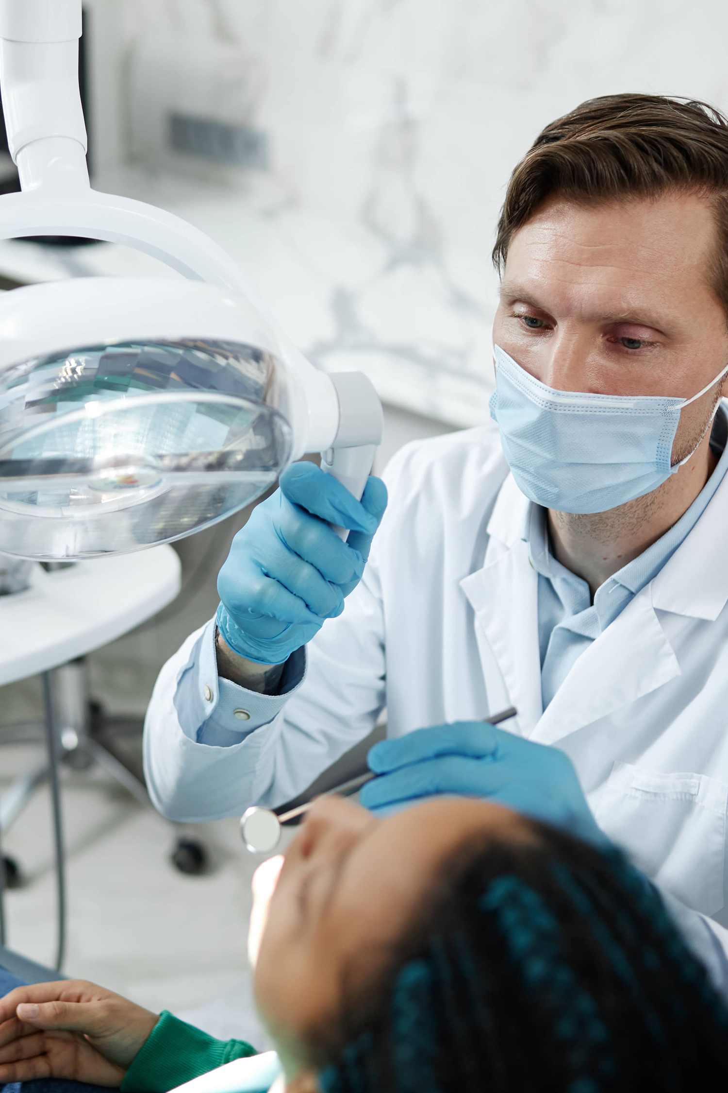 Emergency Tooth Extraction: Fast, Gentle Care in Mississauga & Vaughan